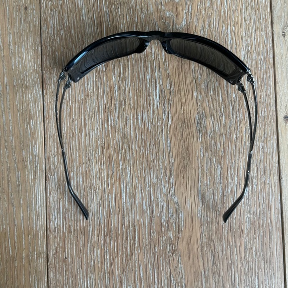 Unisex Vintage Versace Sunglasses - Picture 5 of 10